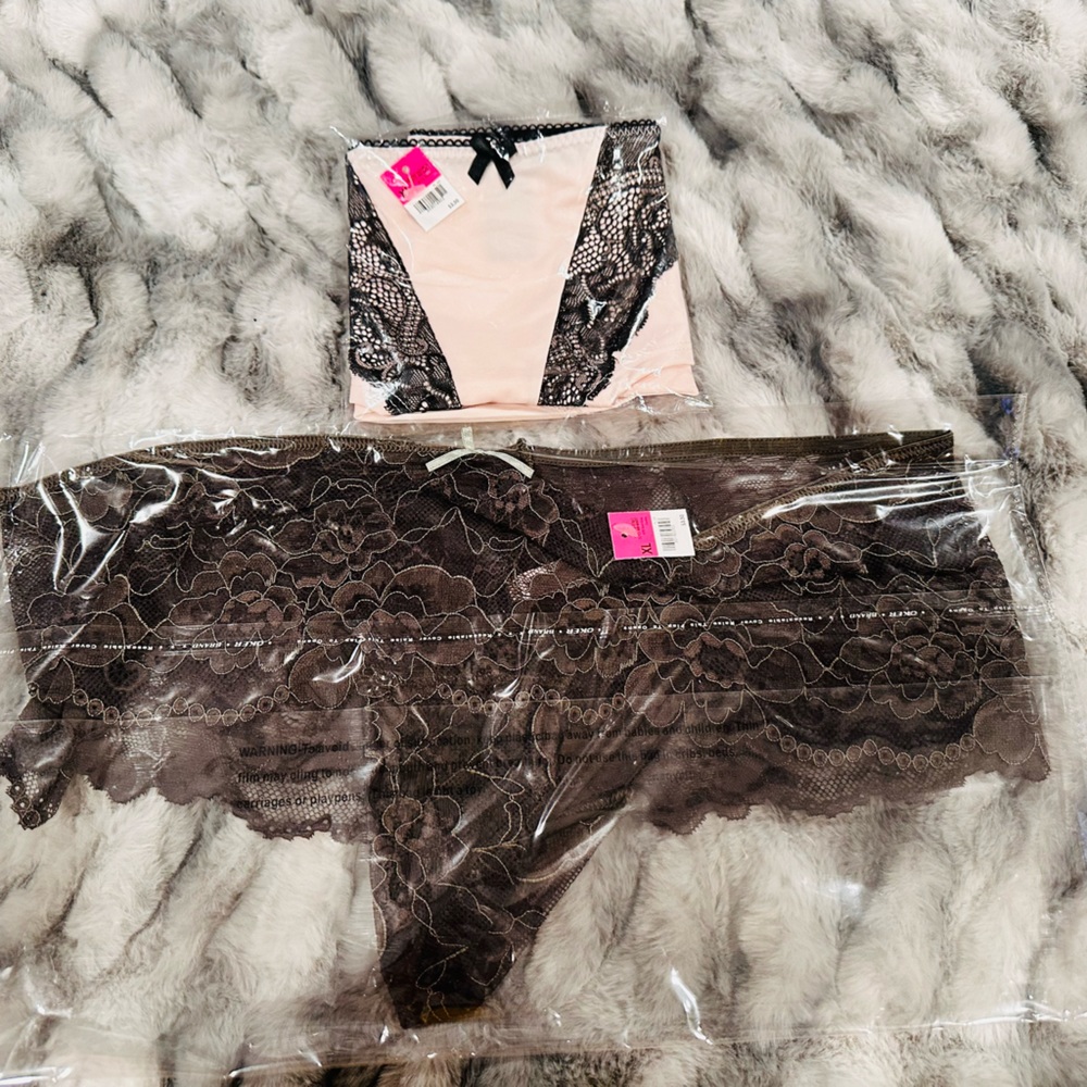 Set of two new panties